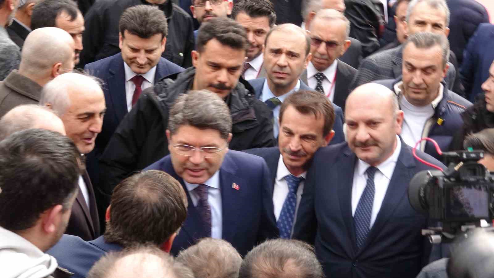 Adalet Bakanı Tunç, Bandırma Günü’nde Karabüklülerle bir araya geldi
