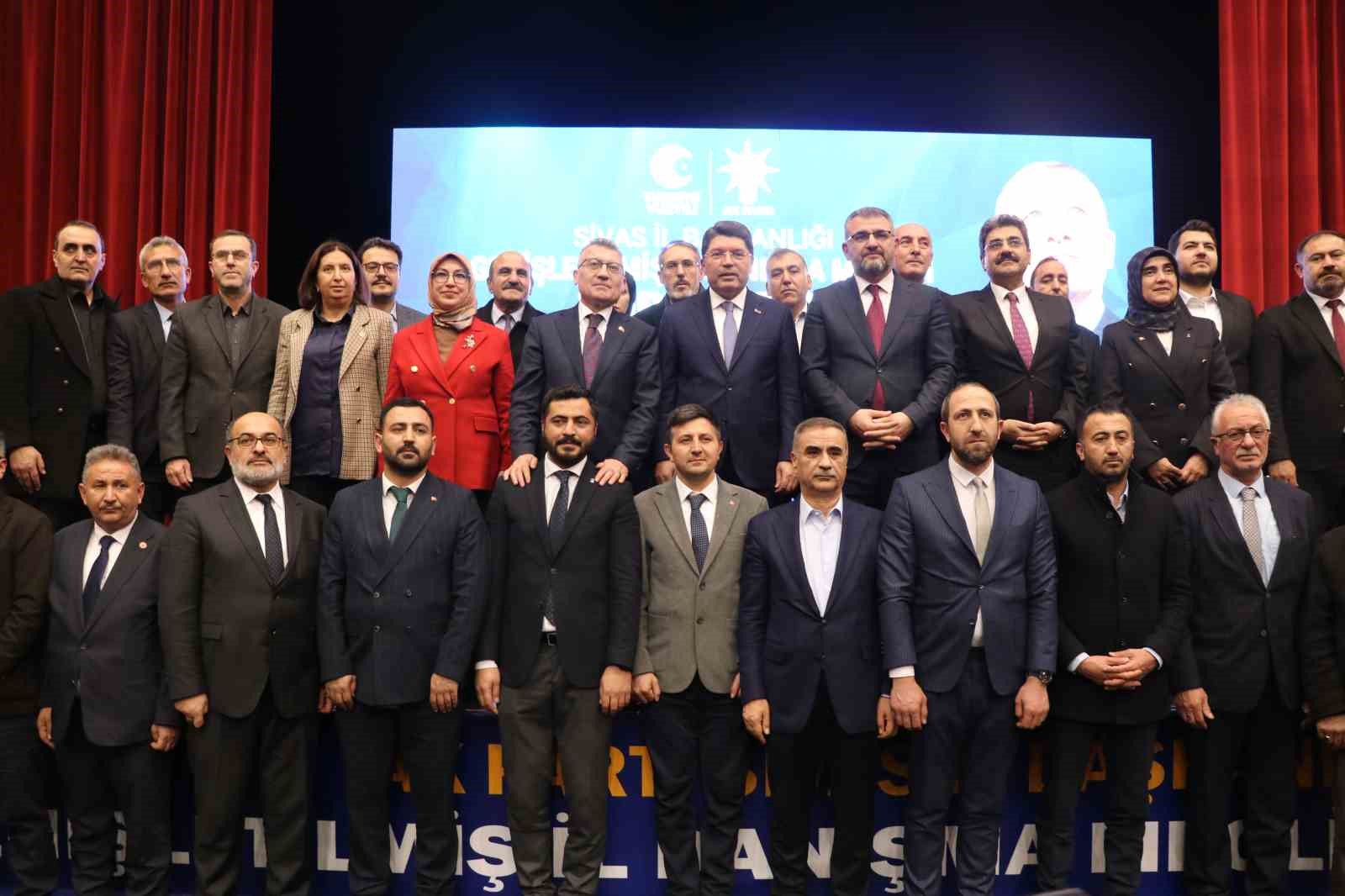 Adalet Bakanı Yılmaz Tunç "Terörden Türkiye’yi kurtarmak istiyoruz"
Adalet Bakanı Yılmaz Tunç "Terörden Türkiye’yi kurtarmak istiyoruz"