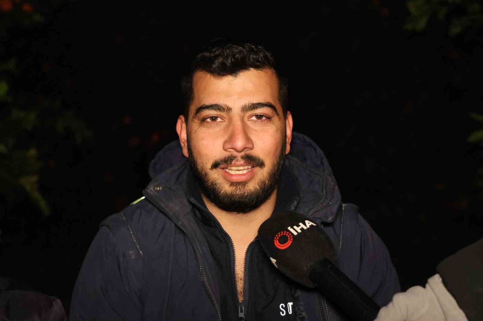 Adana eksiyi gördü, bahçelerde sazlı sözlü zirai don nöbeti tutuldu
Adana eksiyi gördü, bahçelerde sazlı sözlü zirai don nöbeti tutuldu