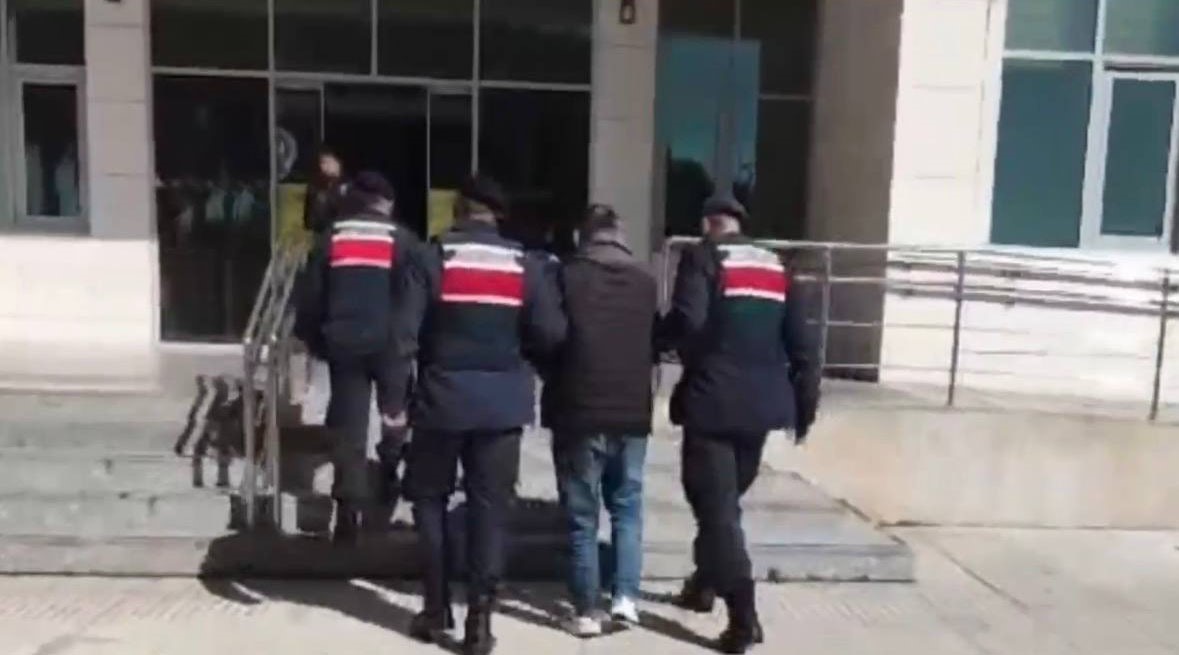 Adana’da 10 milyon 110 bin kaçak makaron ele geçirildi
