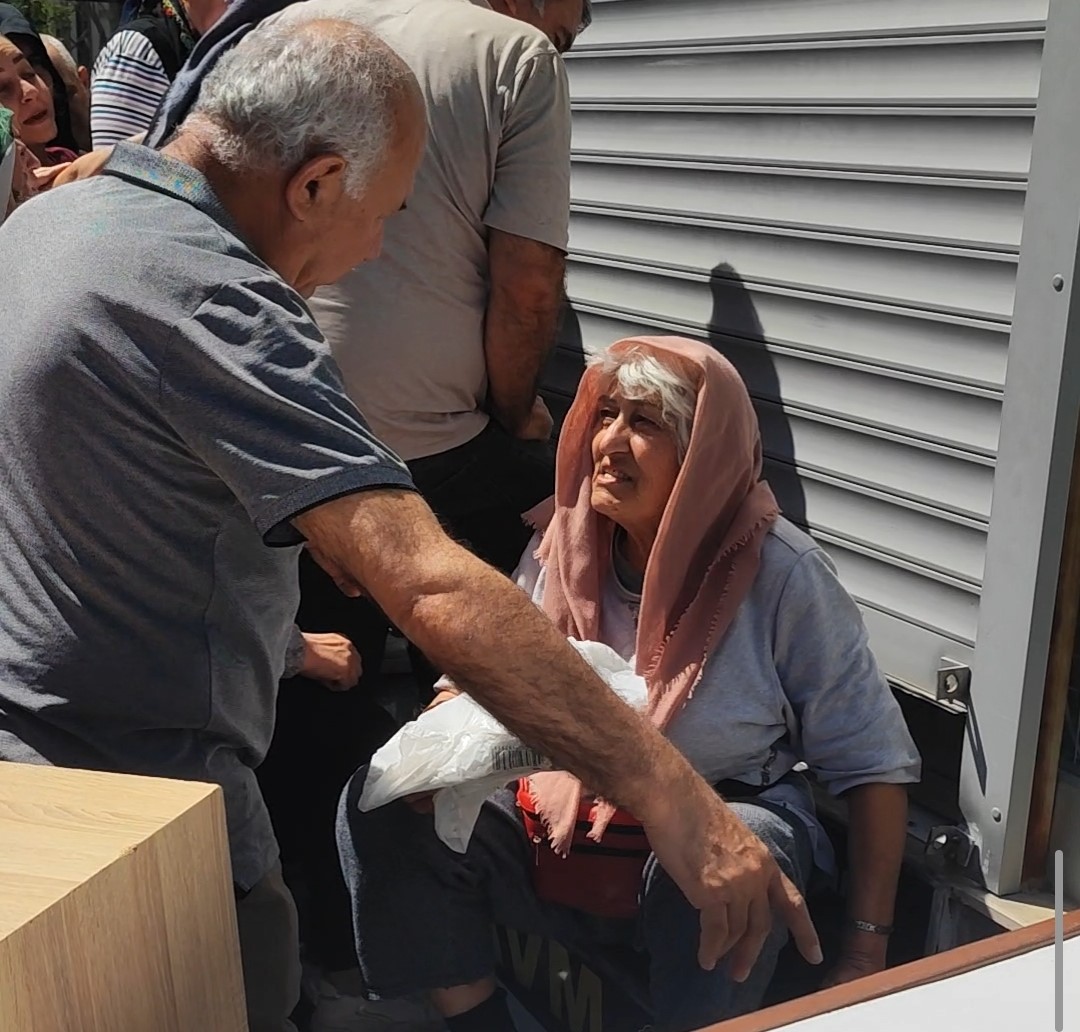 Adana’da 100 TL’lik ürün izdihamı
