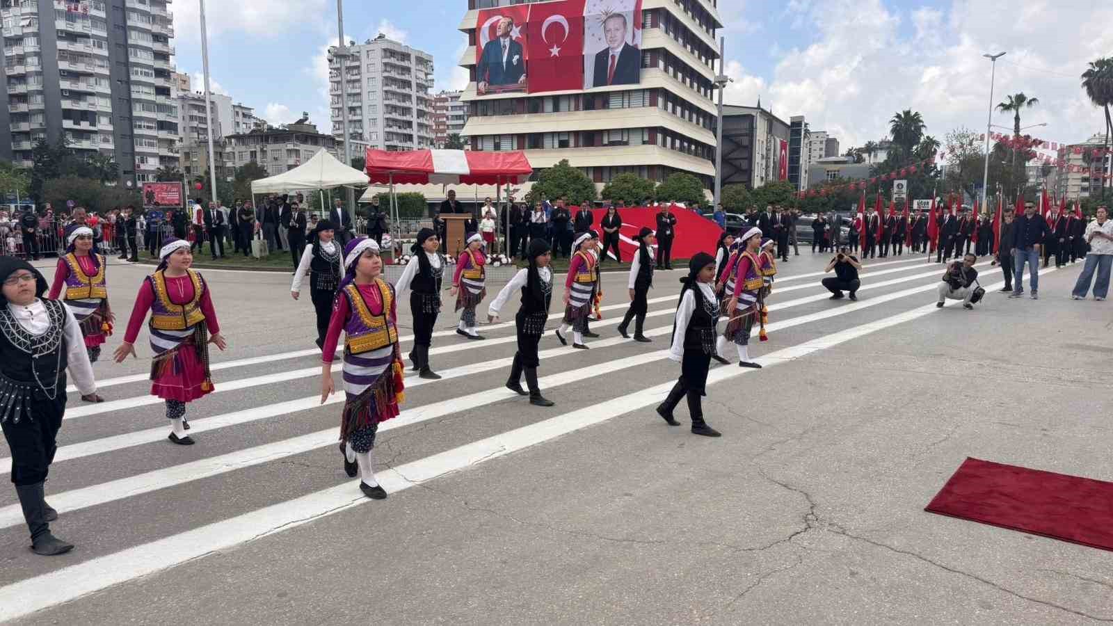 Adana’da 23 Nisan Ulusal Egemenlik ve Çocuk Bayramı coşkuyla kutlandı
