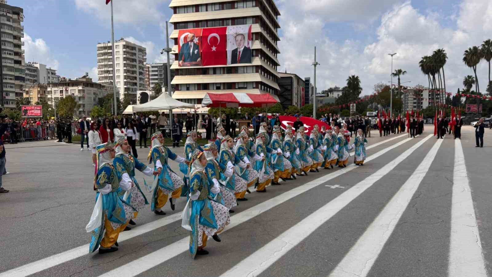 Adana’da 23 Nisan Ulusal Egemenlik ve Çocuk Bayramı coşkuyla kutlandı
