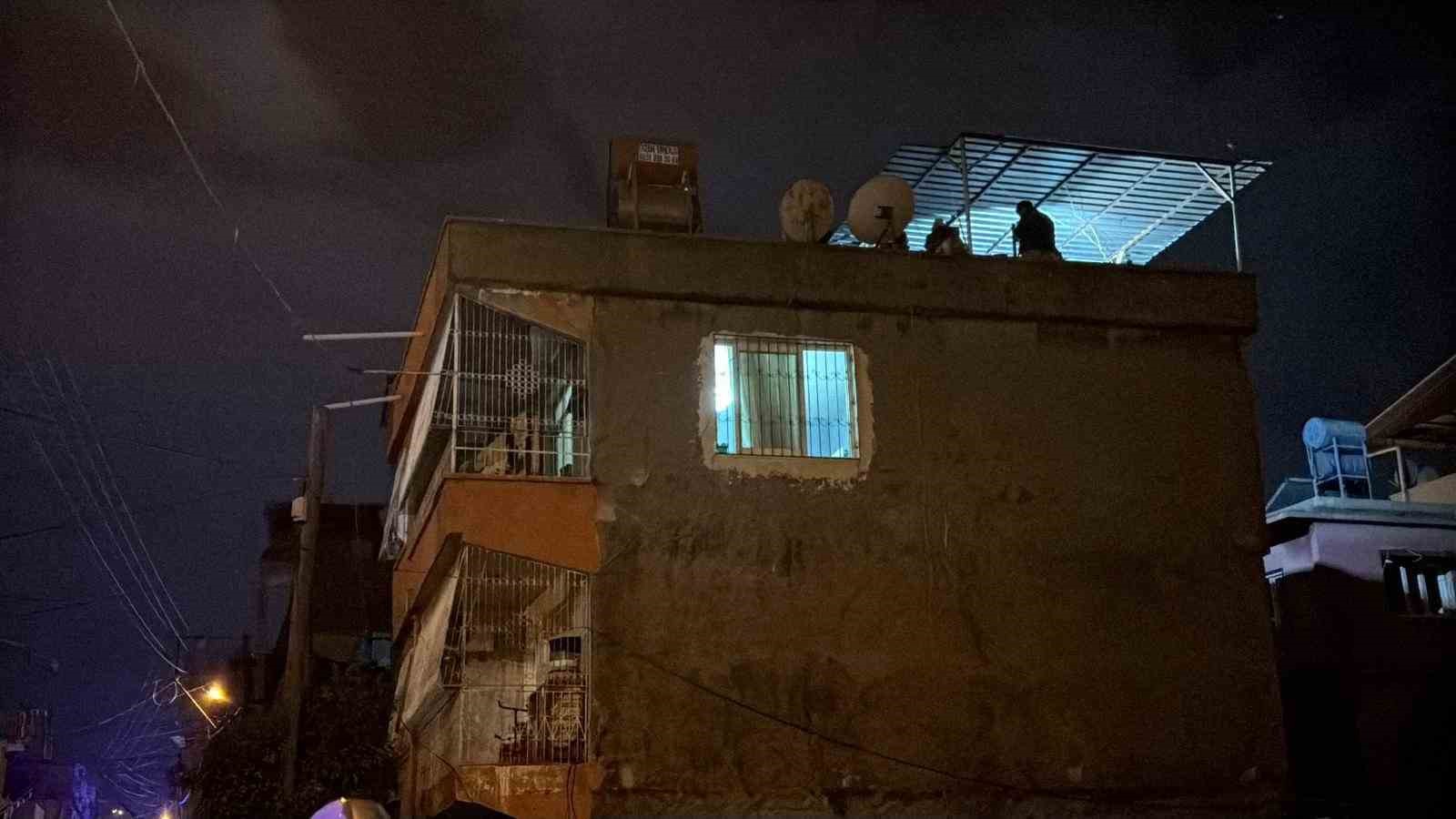 Adana’da 3 katlı binada patlama: 2 ağır yaralı
