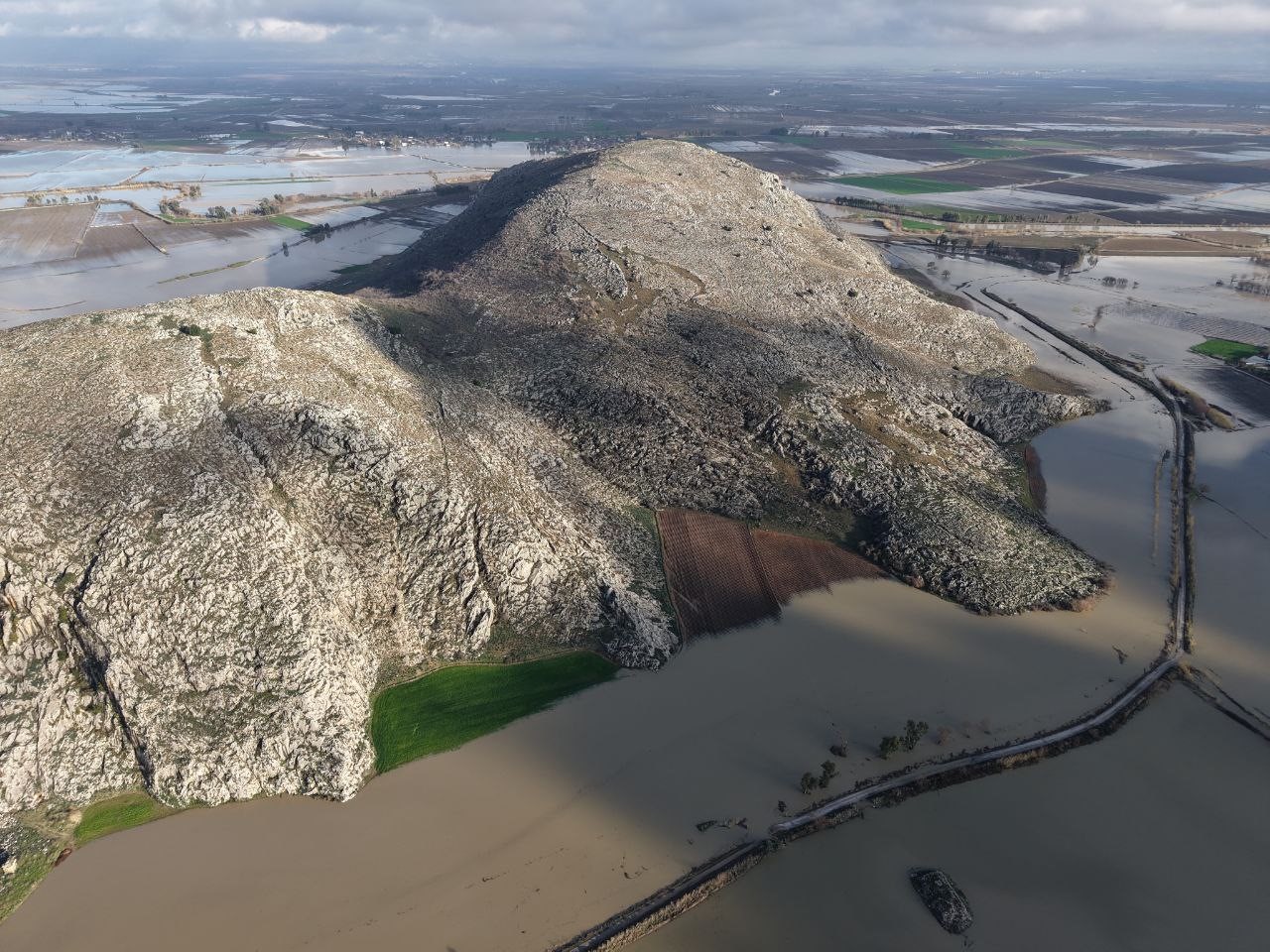 Adana’da afetin boyutu havadan görüntülendi
