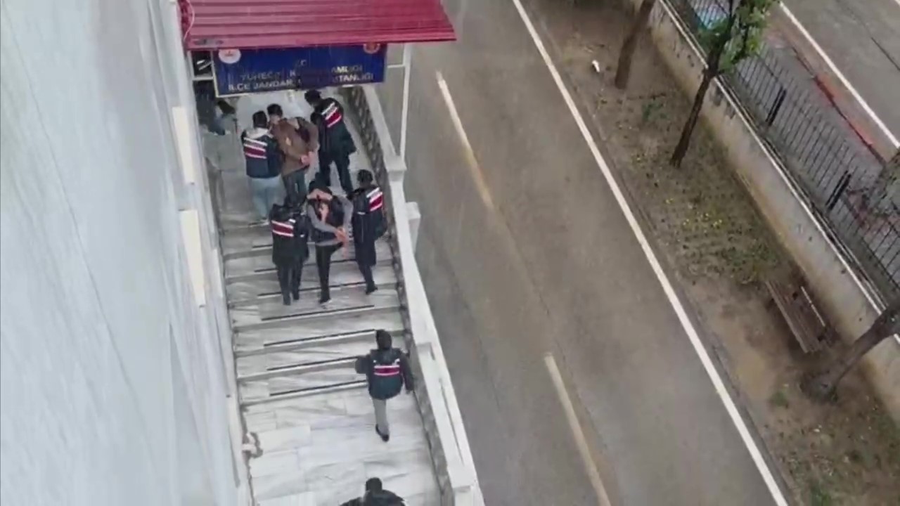 Adana’da ’Altınyüzük’ çetesine operasyon: 8 şüpheli yakalandı
