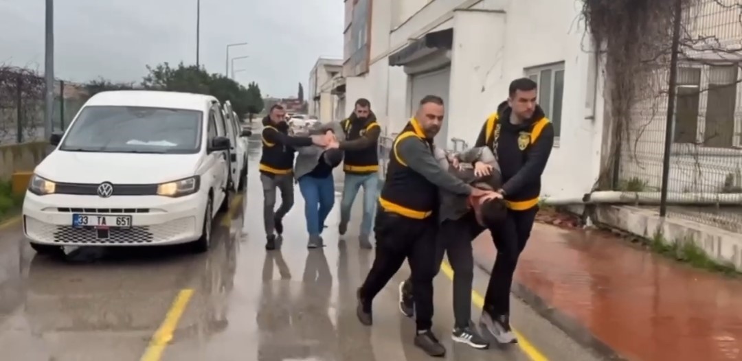 Adana’da atlara eziyet iddiası: 2 kişi gözaltına alındı
