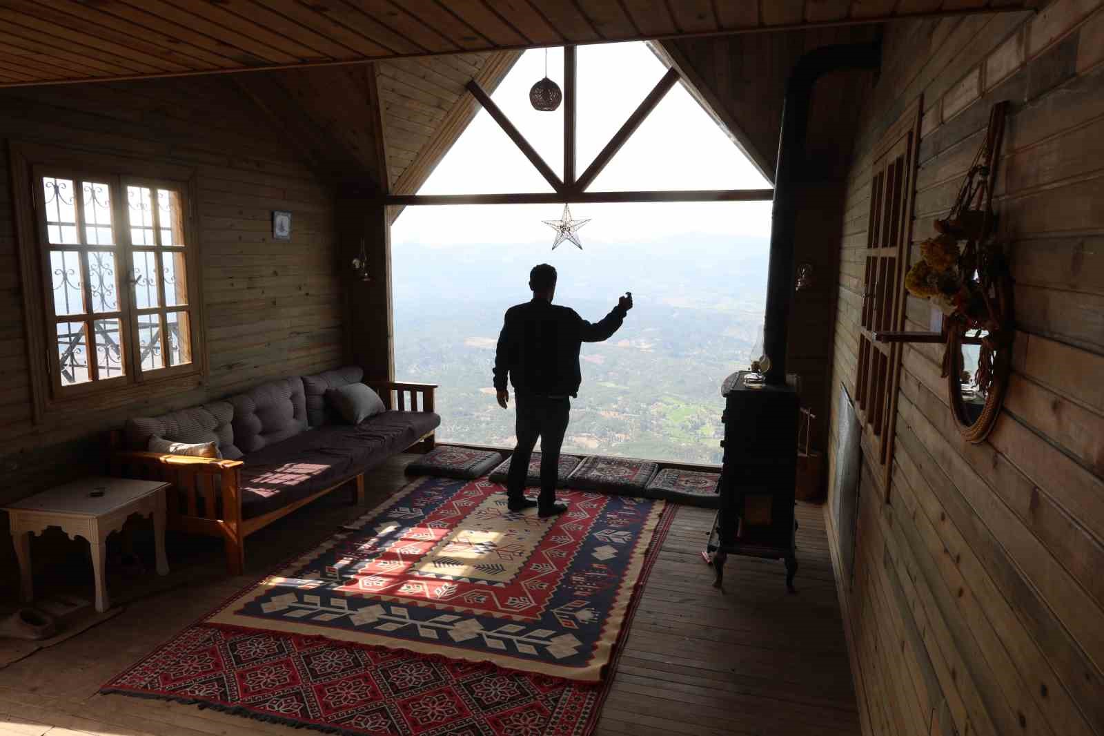 Adana’da bir yanda kar, bir yanda bahar
