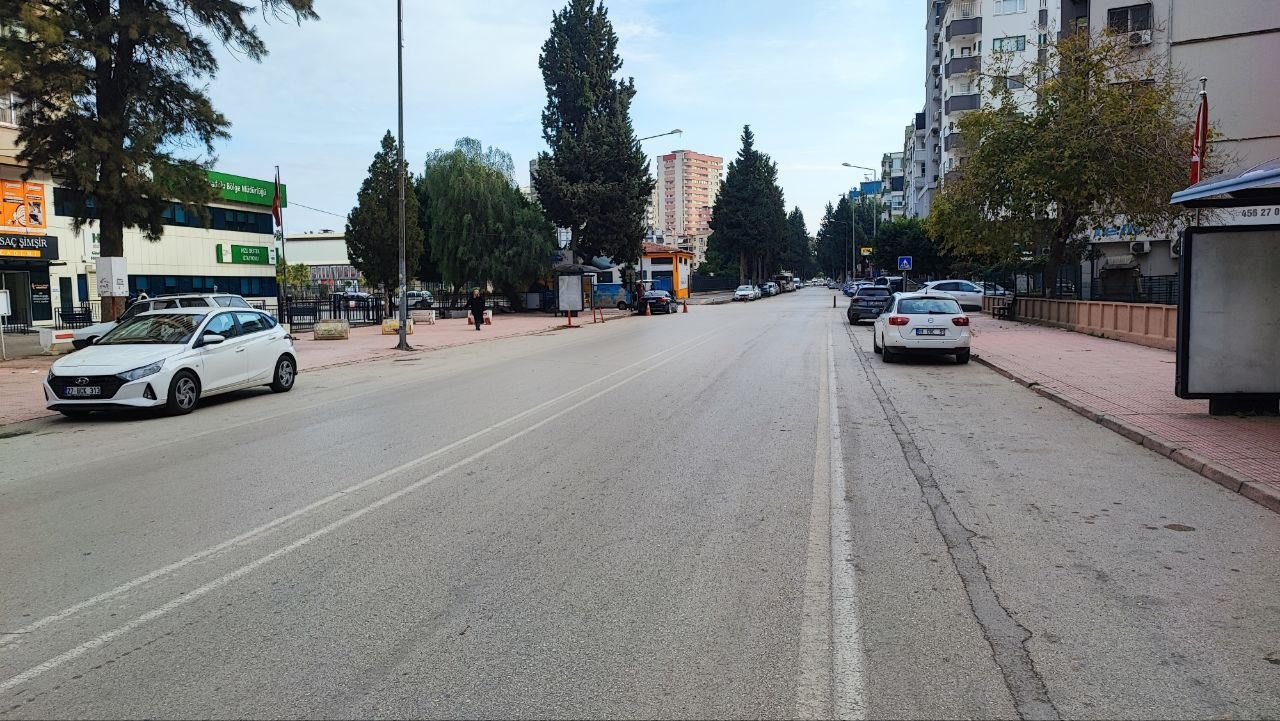 Adana’da bu kez soğuk nedeniyle sokaklar boş kaldı
