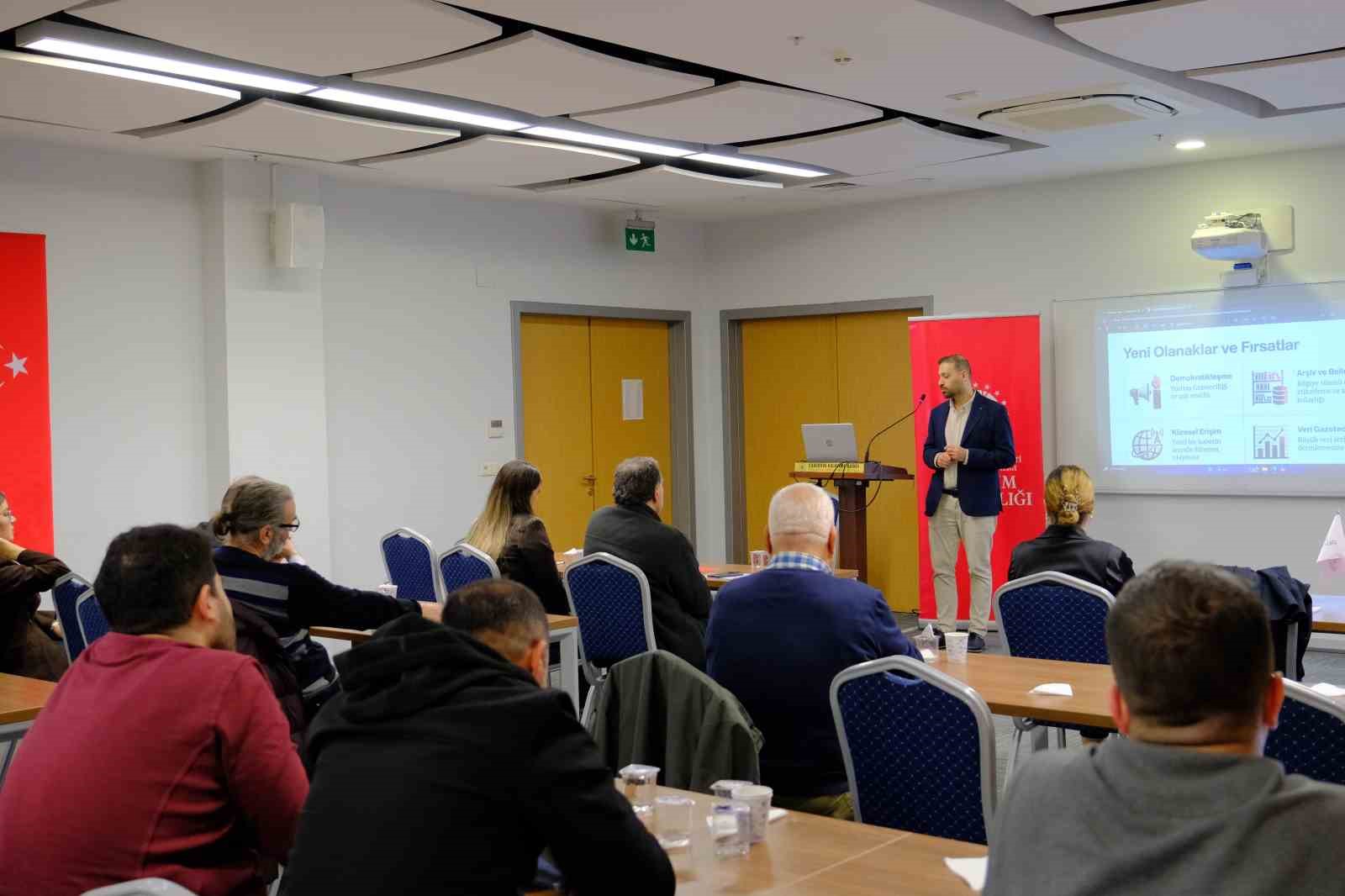Adana’da ’Diksiyon ve Yapay Zeka Çağında Habercilik’ eğitimi
