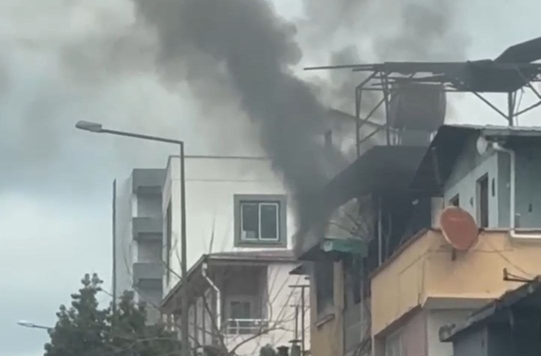 Adana’da ev yangını
