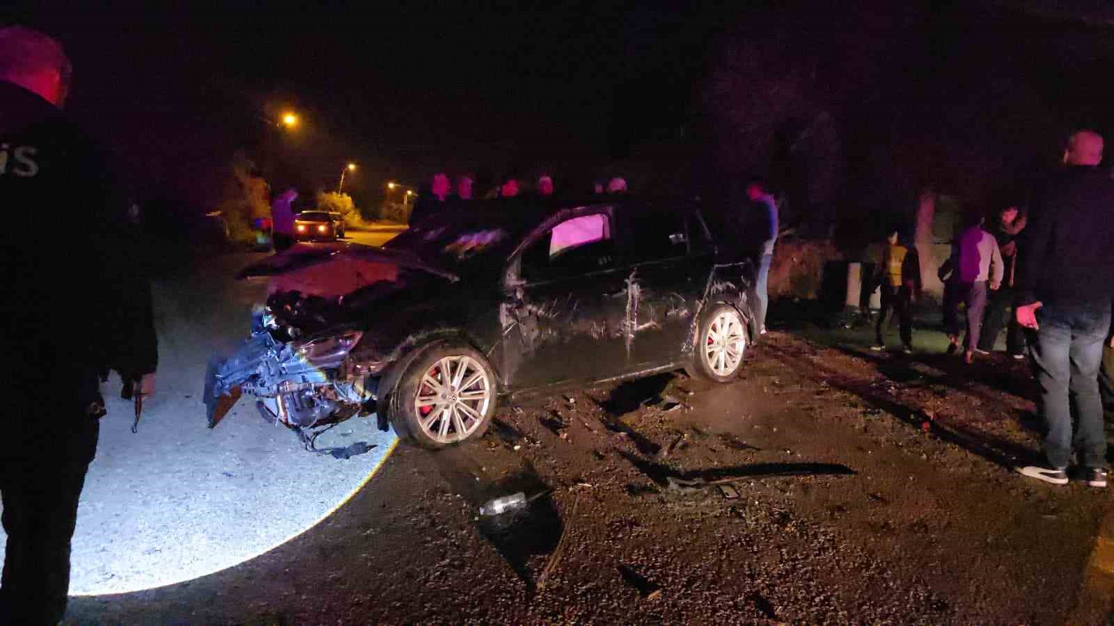 Adana’da evin duvarına çarpan otomobil takla attı: 1 yaralı
