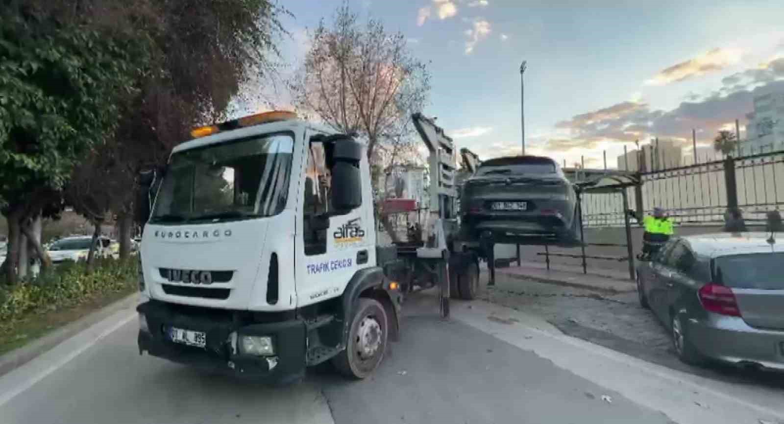 Adana’da hatalı park yapanlara toplam 233 bin TL ceza kesildi
