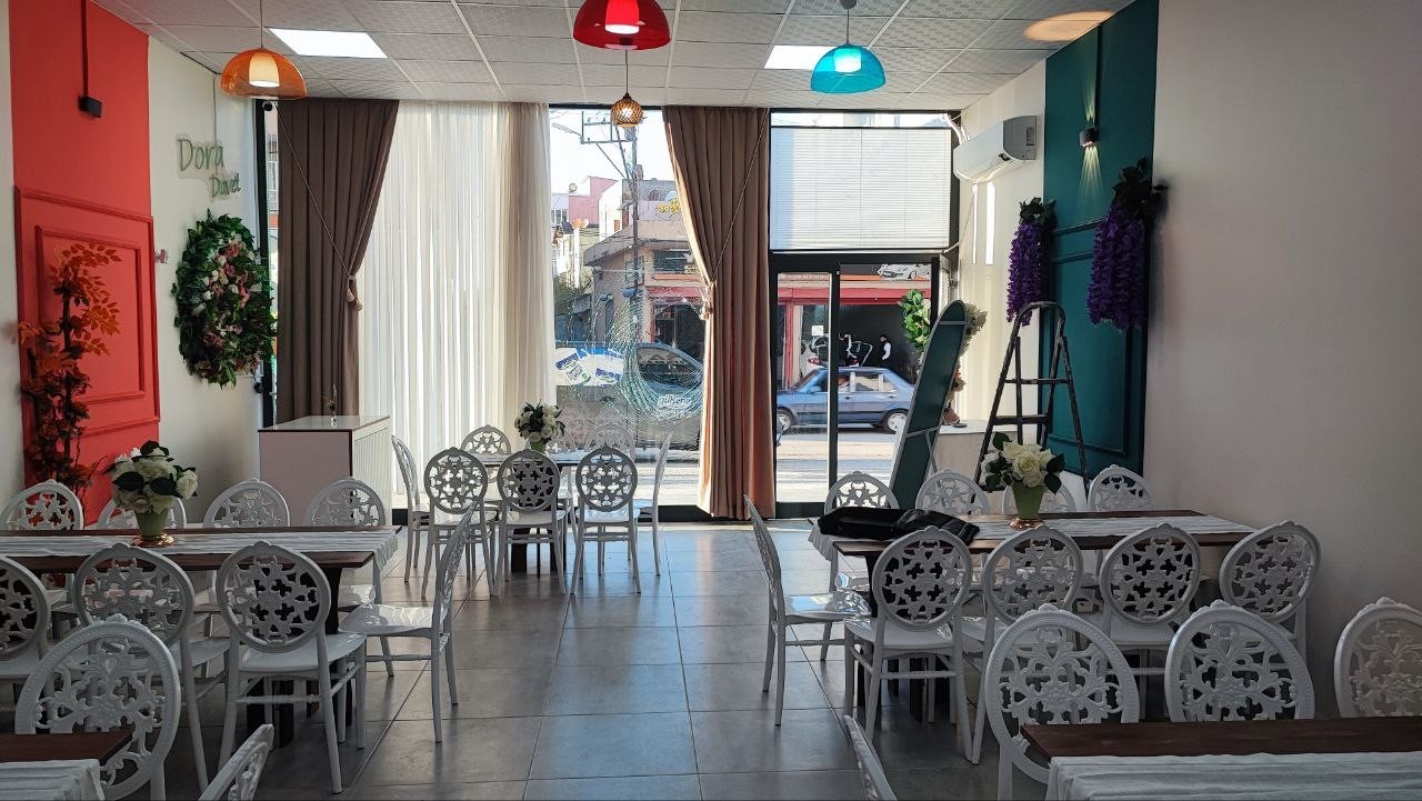 Adana’da iki kız kardeşin işlettiği düğün organizasyon ofisine taşlı saldırı
Adana’da iki kız kardeşin işlettiği düğün organizasyon ofisine taşlı saldırı