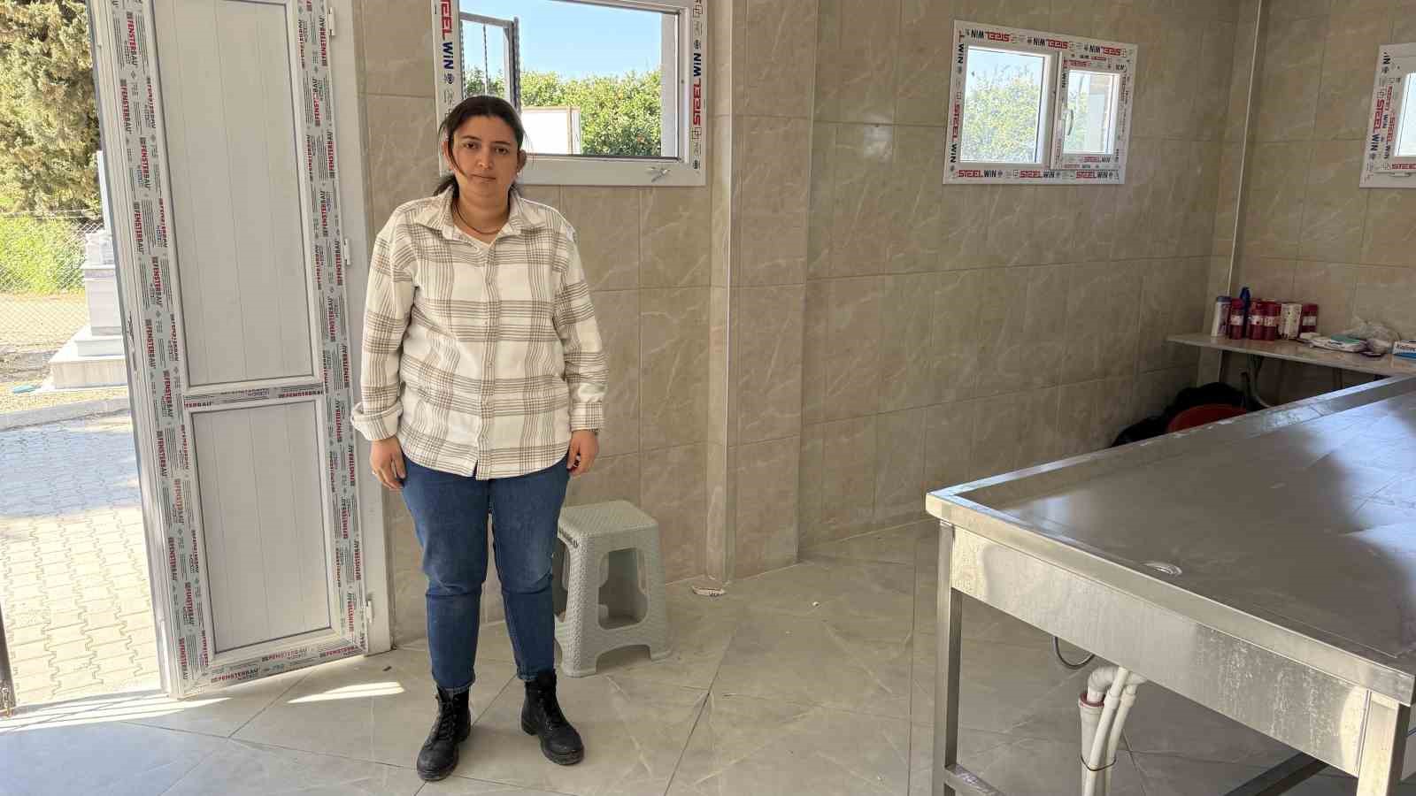 Adana’da ilginç hırsızlık: Gasilhaneden kefen çaldılar
