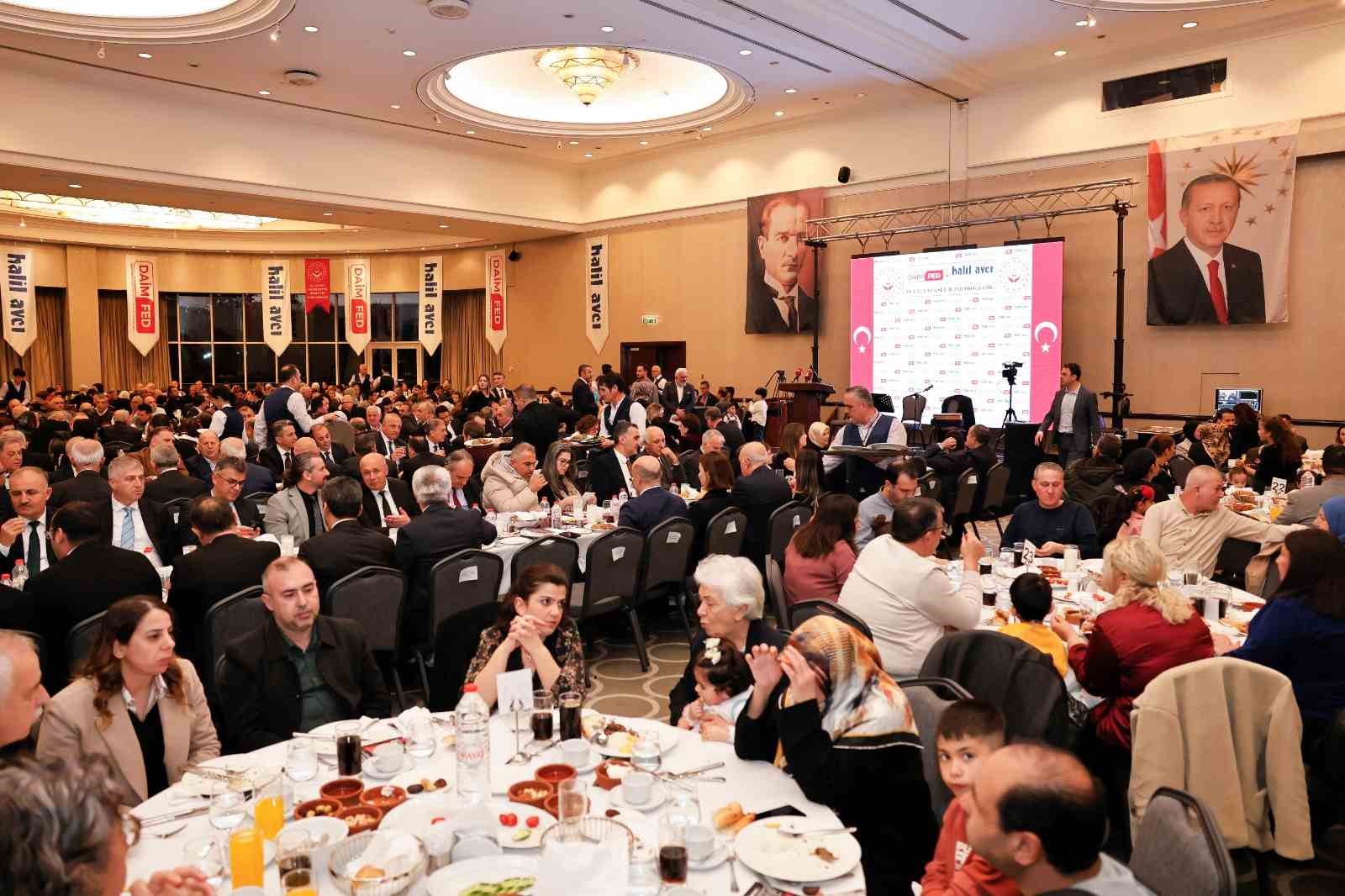 Adana’da koruyucu aileler ve çocukları iftarda buluştu
Adana’da koruyucu aileler ve çocukları iftarda buluştu