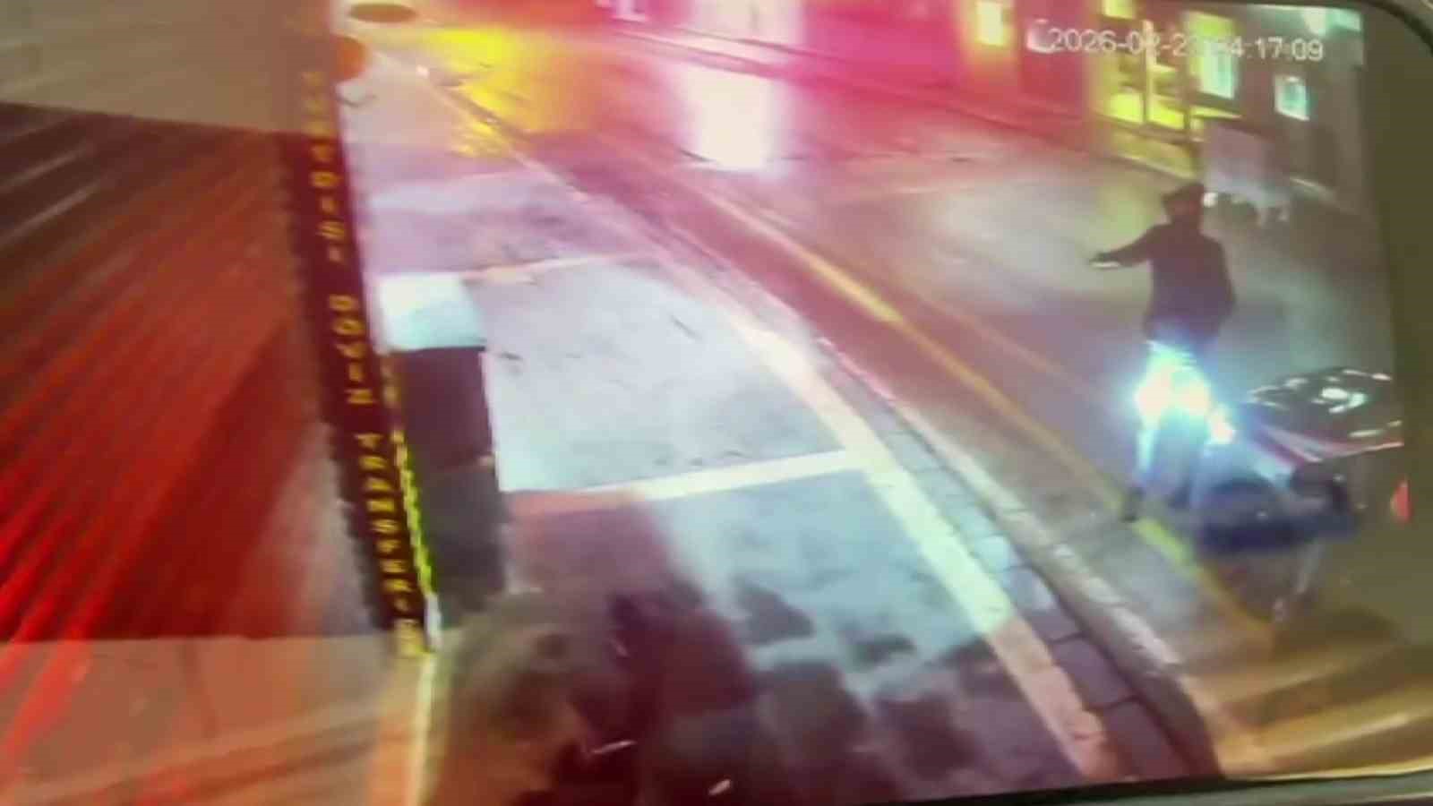 Adana’da şantaj ve tehdit şebekesi polisin operasyonuyla çökertildi
Adana’da şantaj ve tehdit şebekesi polisin operasyonuyla çökertildi