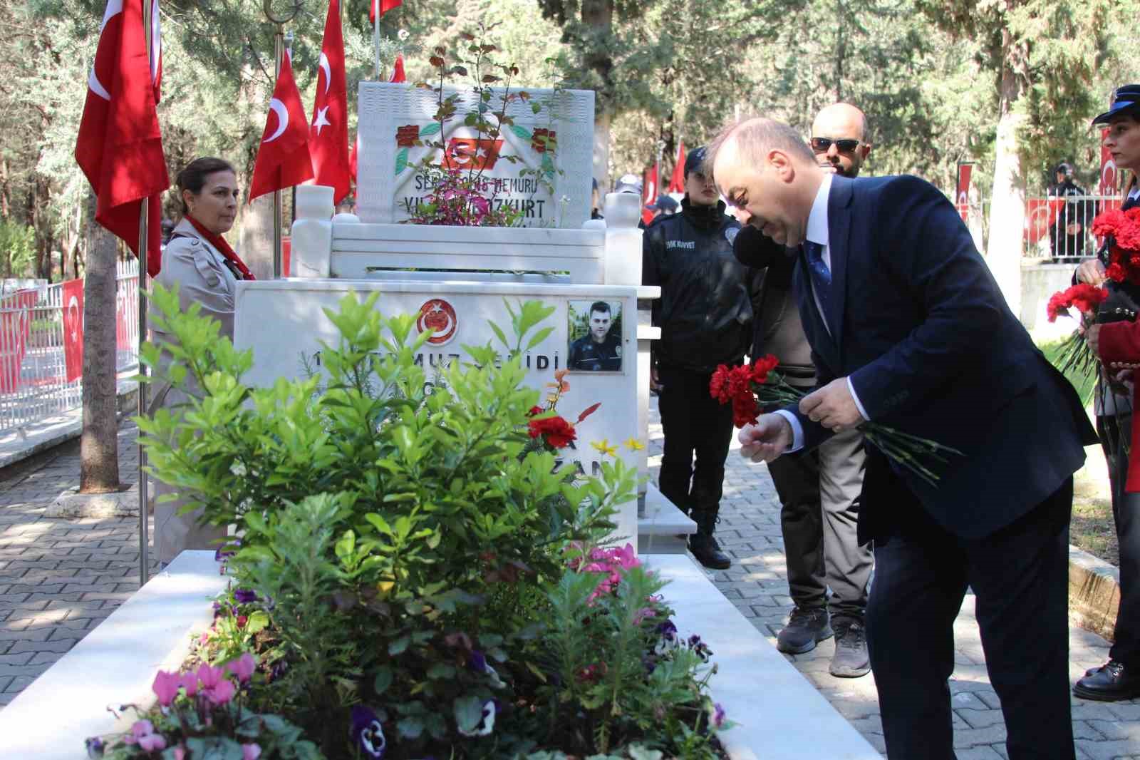 Adana’da şehit polisler unutulmadı
