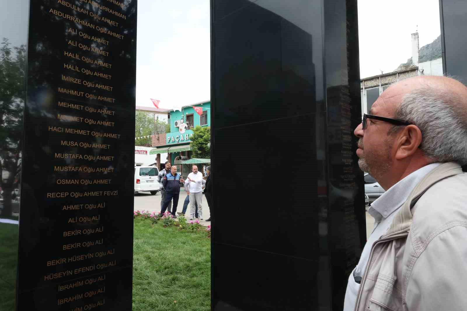 Adana’da ’Şehitlik Anıtı’ dualarla açıldı
