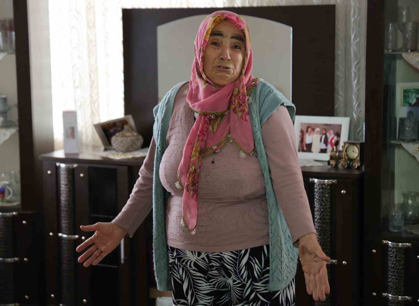 Adana’da selden geriye ıslak eşyalar, çamurlu yollar kaldı: Evlerini su basan vatandaşlar o anları anlattı
