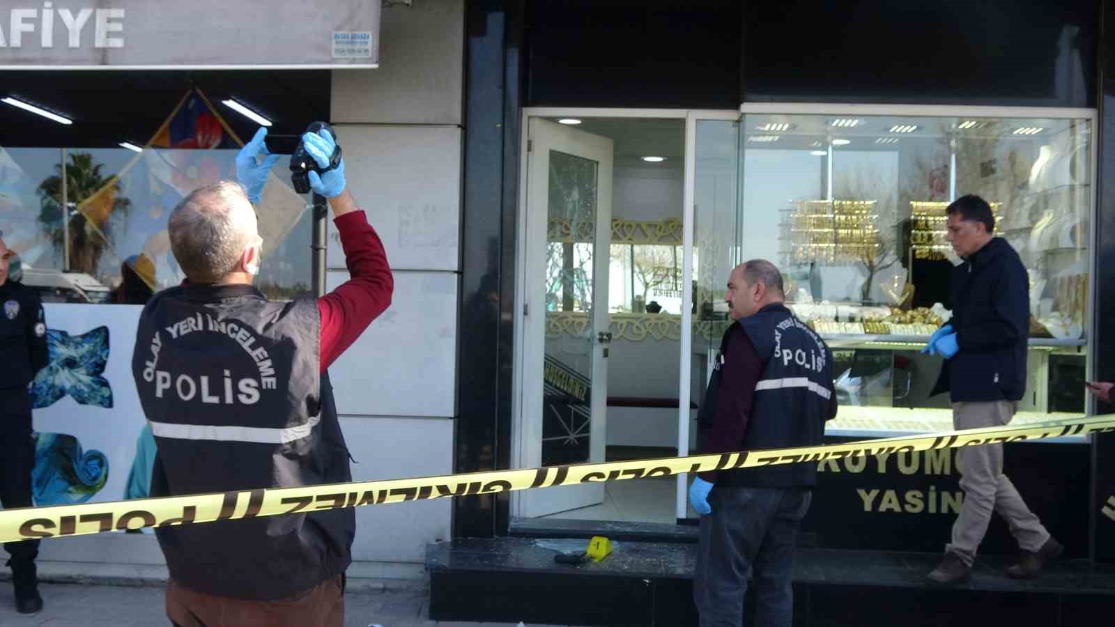 Adana’da silahlı kuyumcu soygunu
