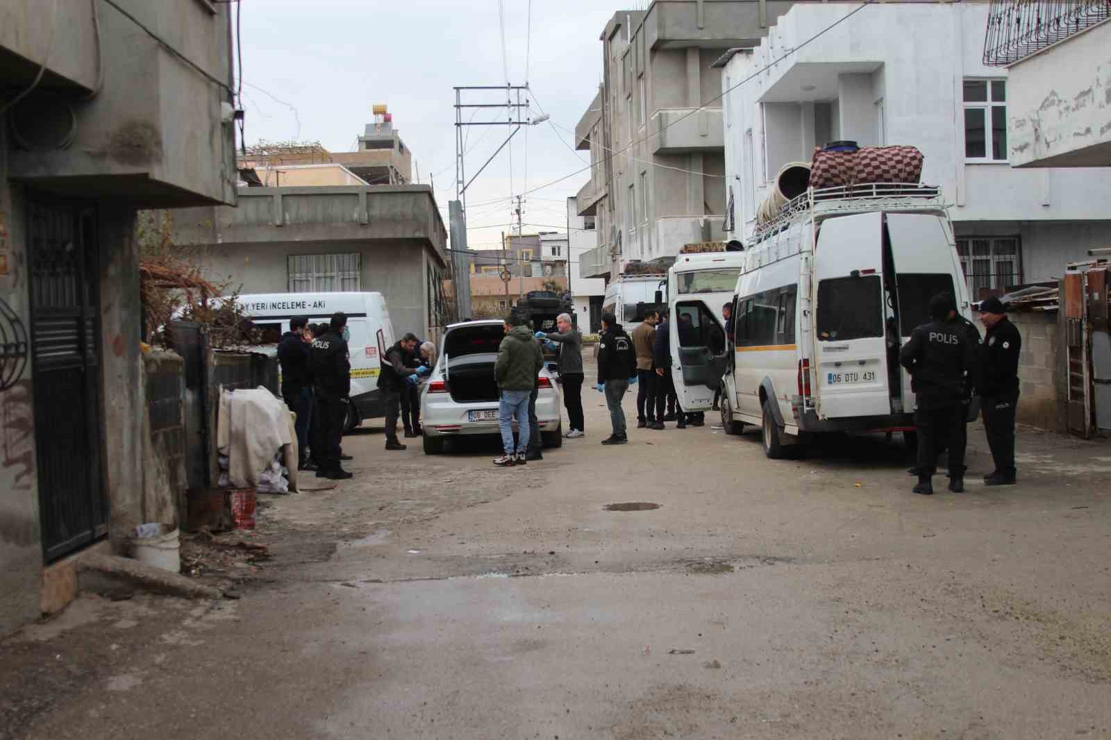 Adana’da taşlı, sopalı, silahlı kavga: 1 ölü, 5 yaralı
