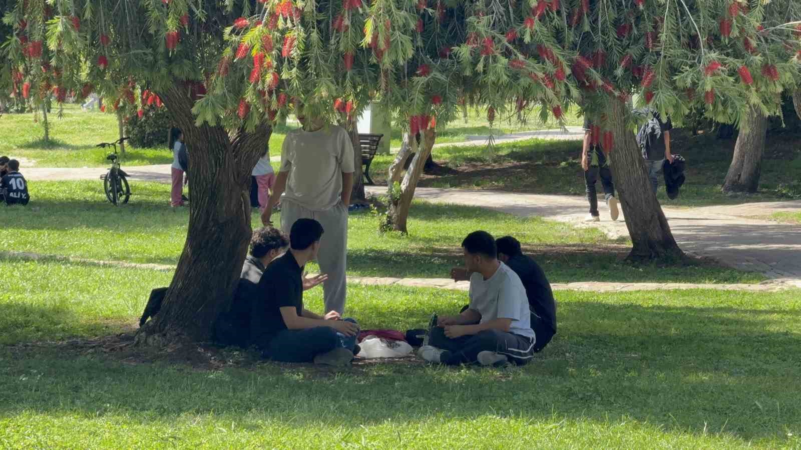 Adana’da termometreler 41 dereceyi gösterdi
