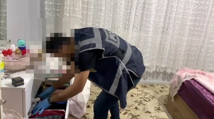 Adana’da uyuşturucu operasyonu: 15 gözaltı
