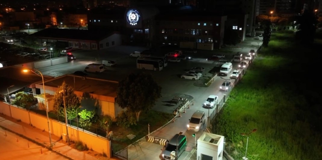 Adana’da uyuşturucu operasyonu: 15 gözaltı
