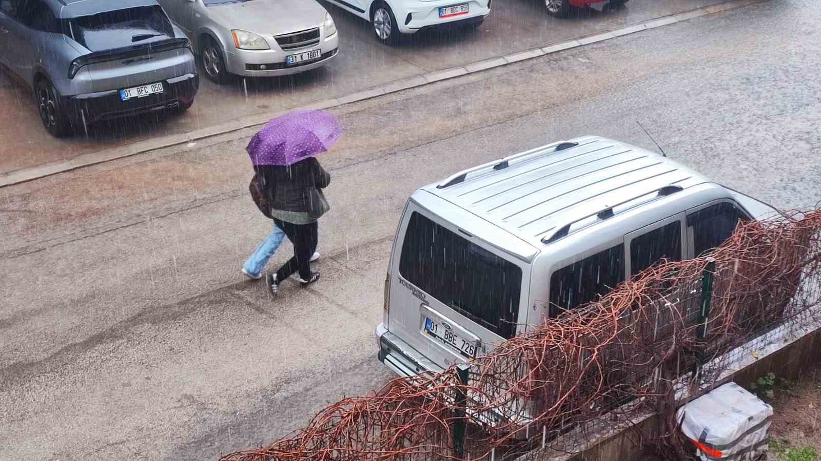 Adana’da yağmur sele neden oldu

