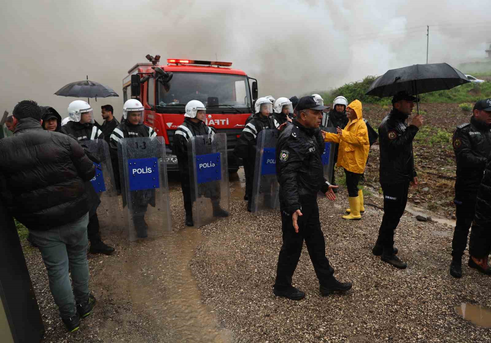 Adana’da yıkım gerginliği: Evini yaktı, gözaltına alındı
