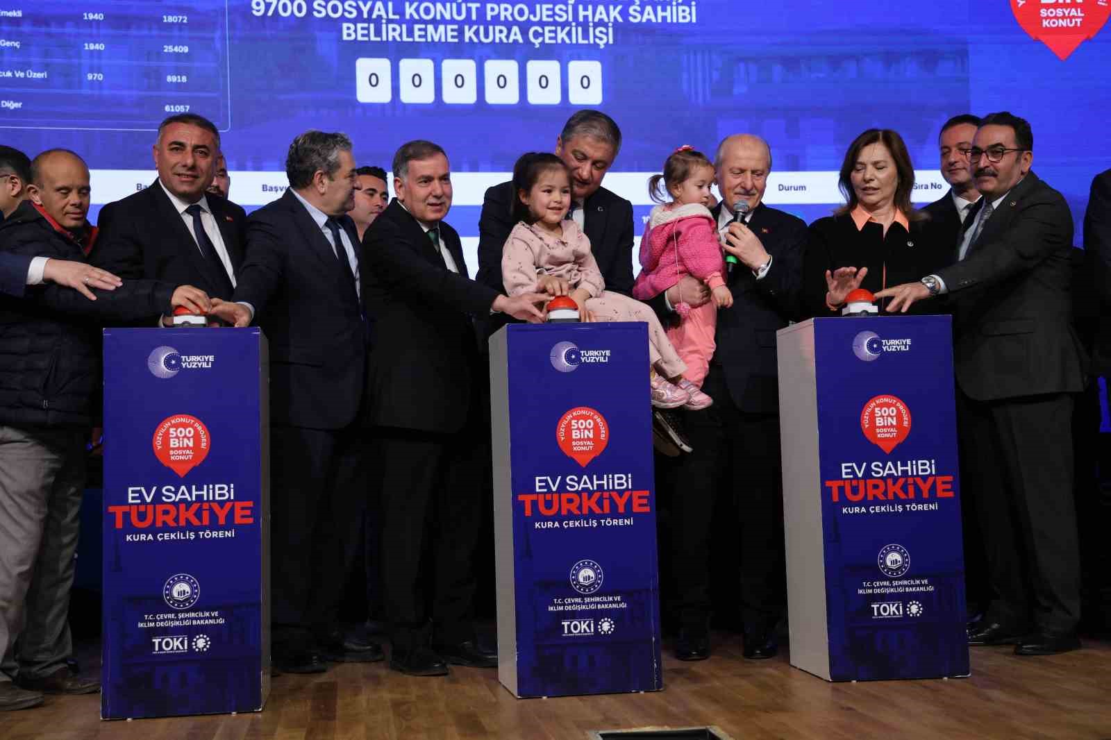 Adana’da ’Yüzyılın Konut Projesi’nin kuraları çekildi
Adana’da ’Yüzyılın Konut Projesi’nin kuraları çekildi