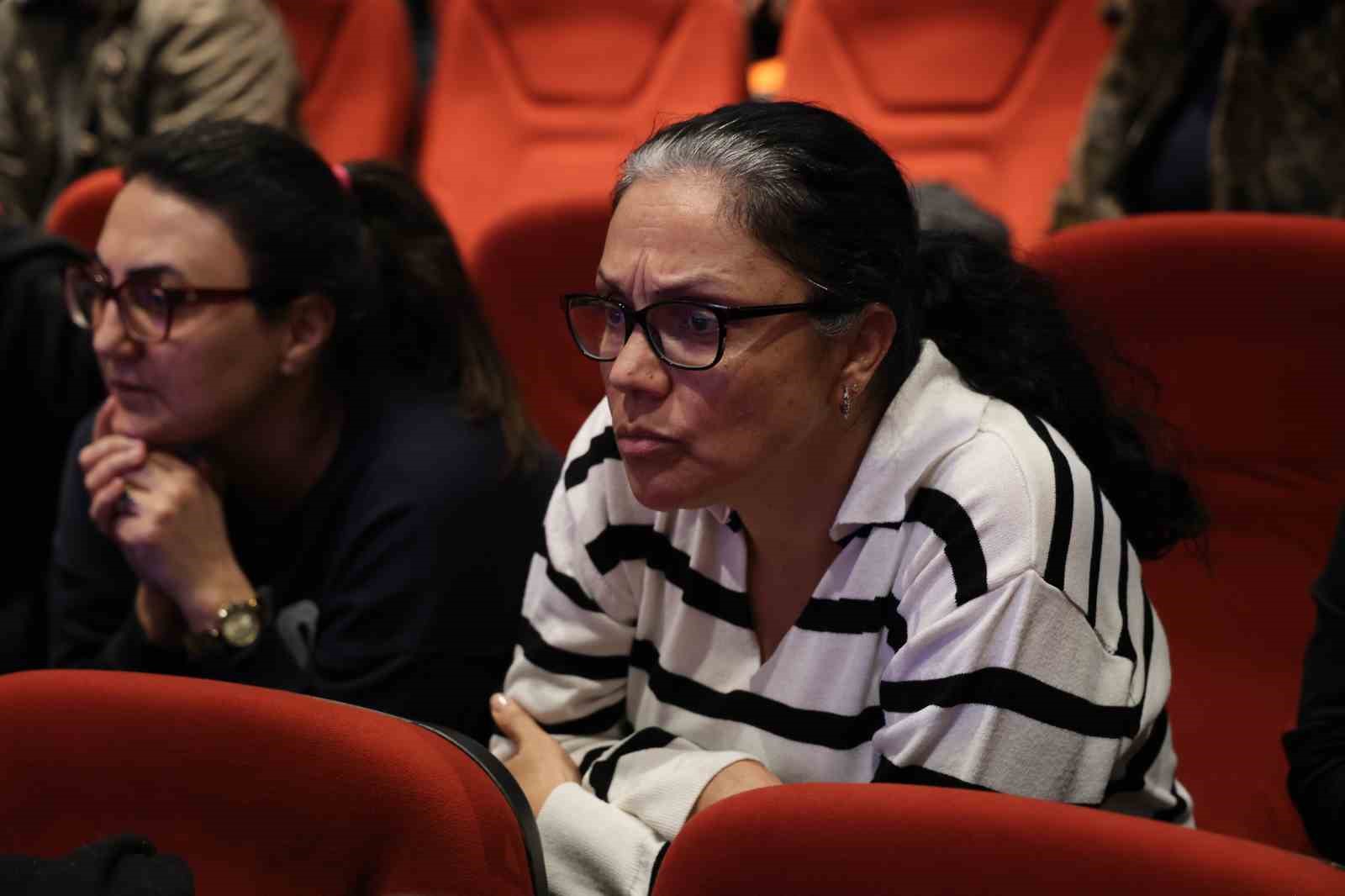 Adana’da ’Yüzyılın Konut Projesi’nin kuraları çekildi
Adana’da ’Yüzyılın Konut Projesi’nin kuraları çekildi