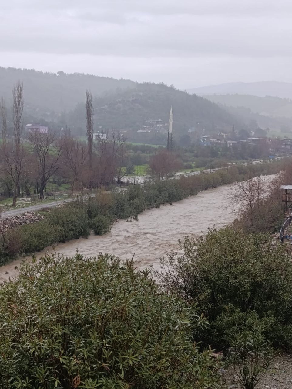 Adana’nın kuzey ilçelerinde sağanak taşkınlara neden oldu
