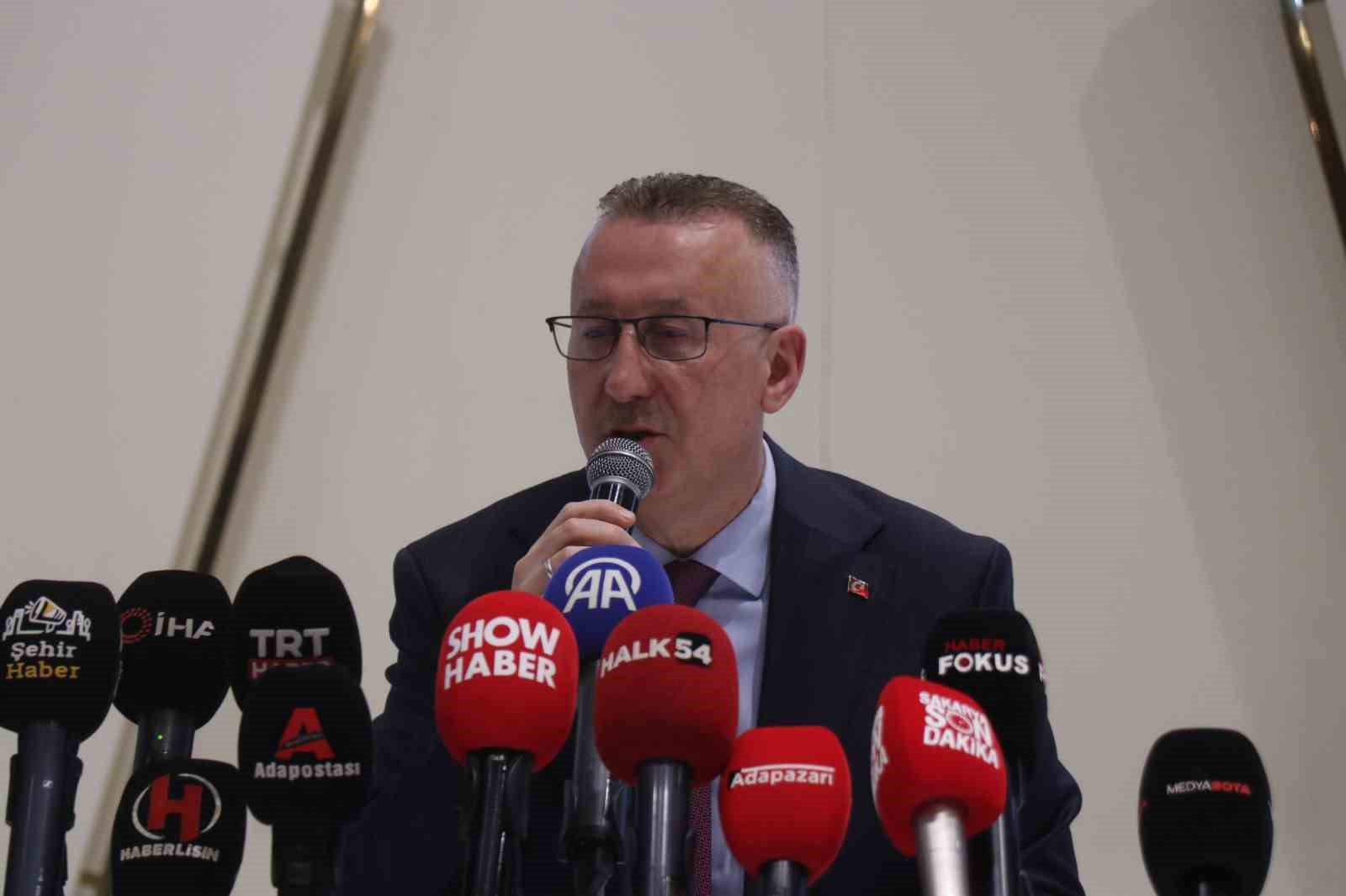 Adapazarı Belediye Başkanı Işıksu: "Ömrüm boyunca birçok kumpasla karşılaştım ama bu derece alçakça, planlı bir saldırıyla ilk kez karşılaşıyorum"
