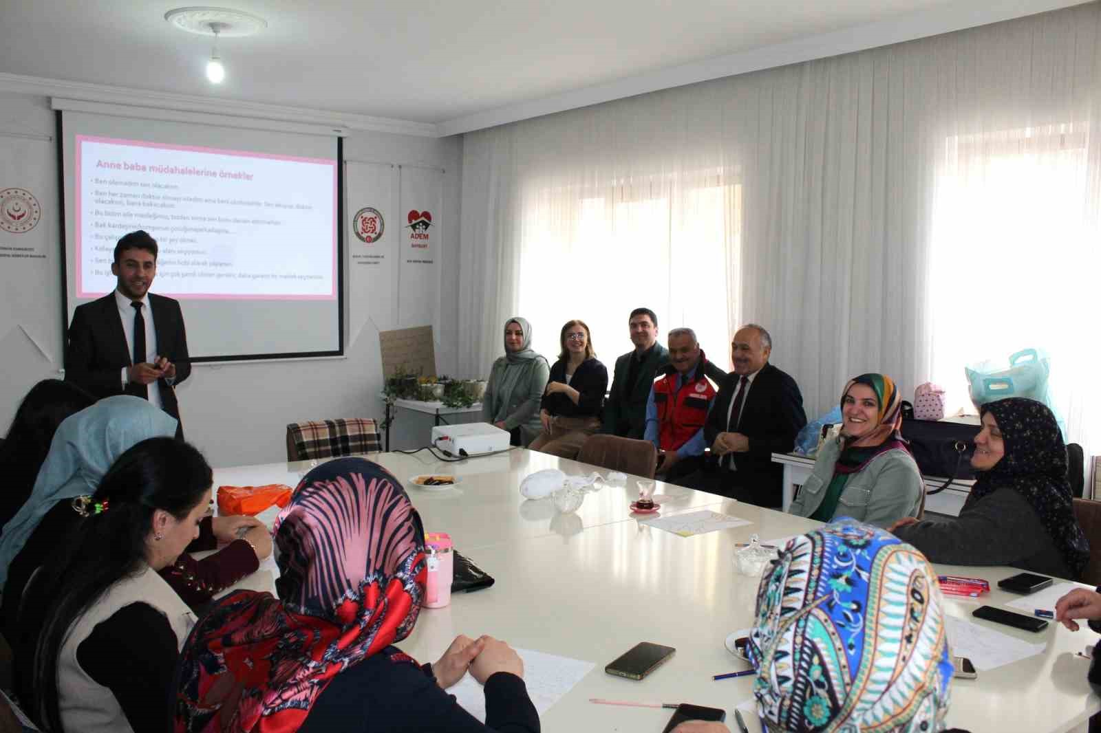 ADEM kursiyerleri 9 haftalık aile eğitim programını tamamladı
