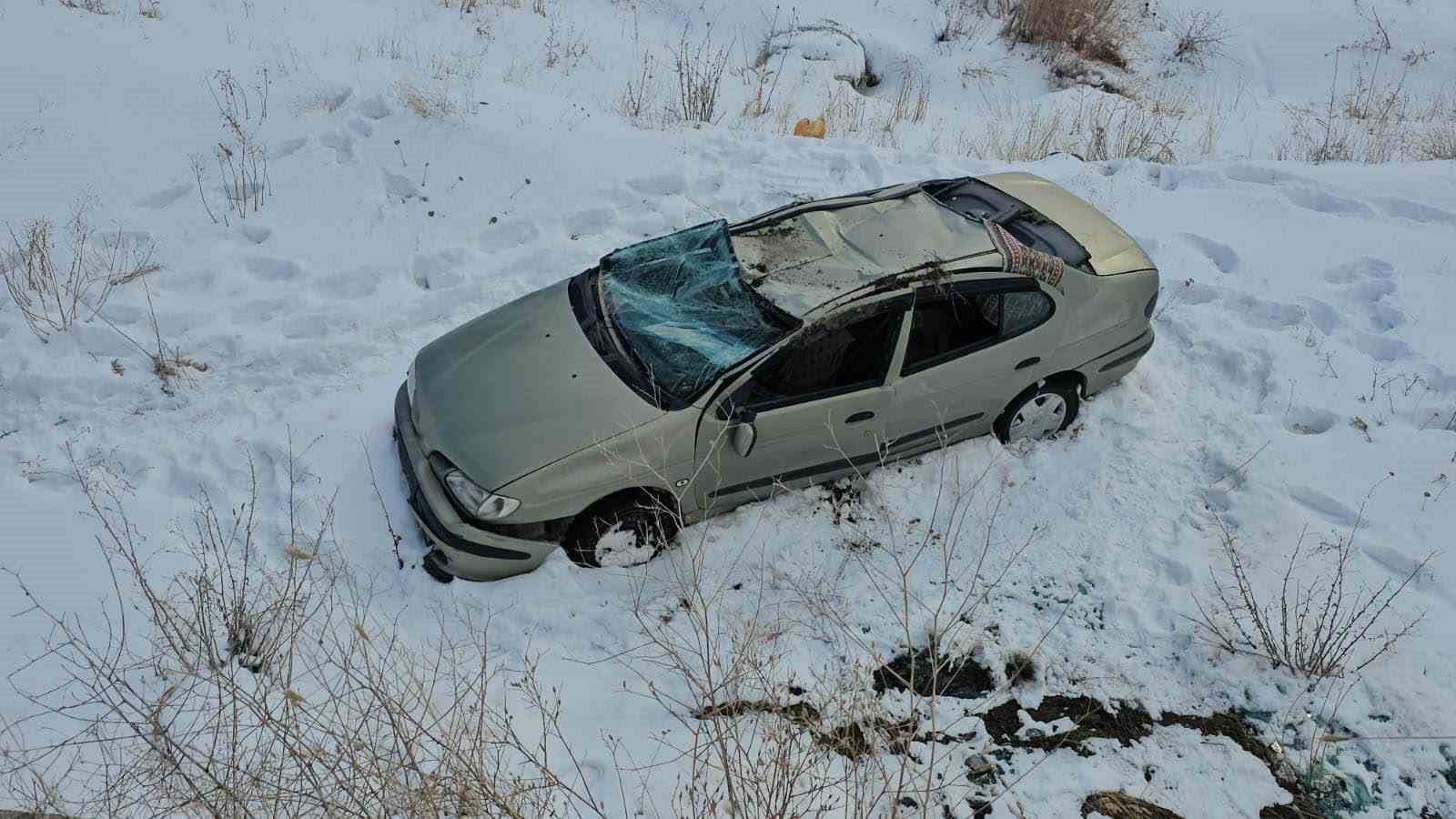 Adilcevaz’da otomobil takla attı: 5 yaralı
