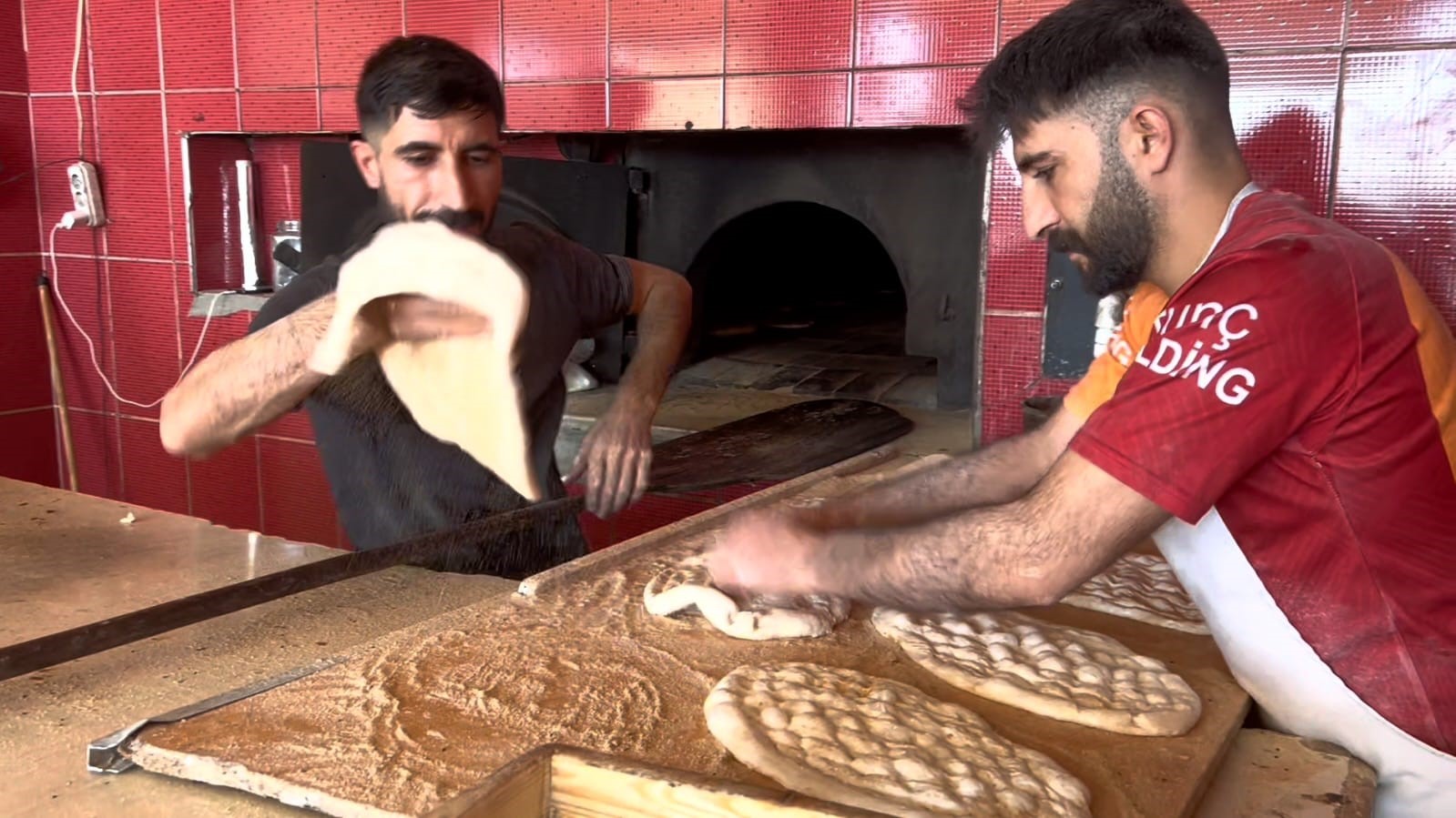 Adilcevaz’da üç fırın Ramazan pidesini eski fiyattan satacak
