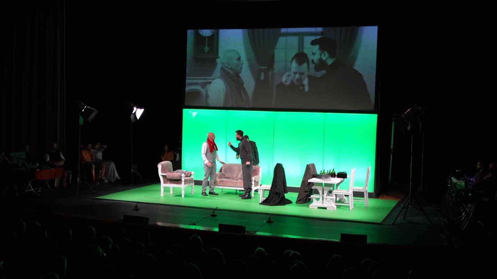 ’ADİLLER’ seyircisiyle buluştu
