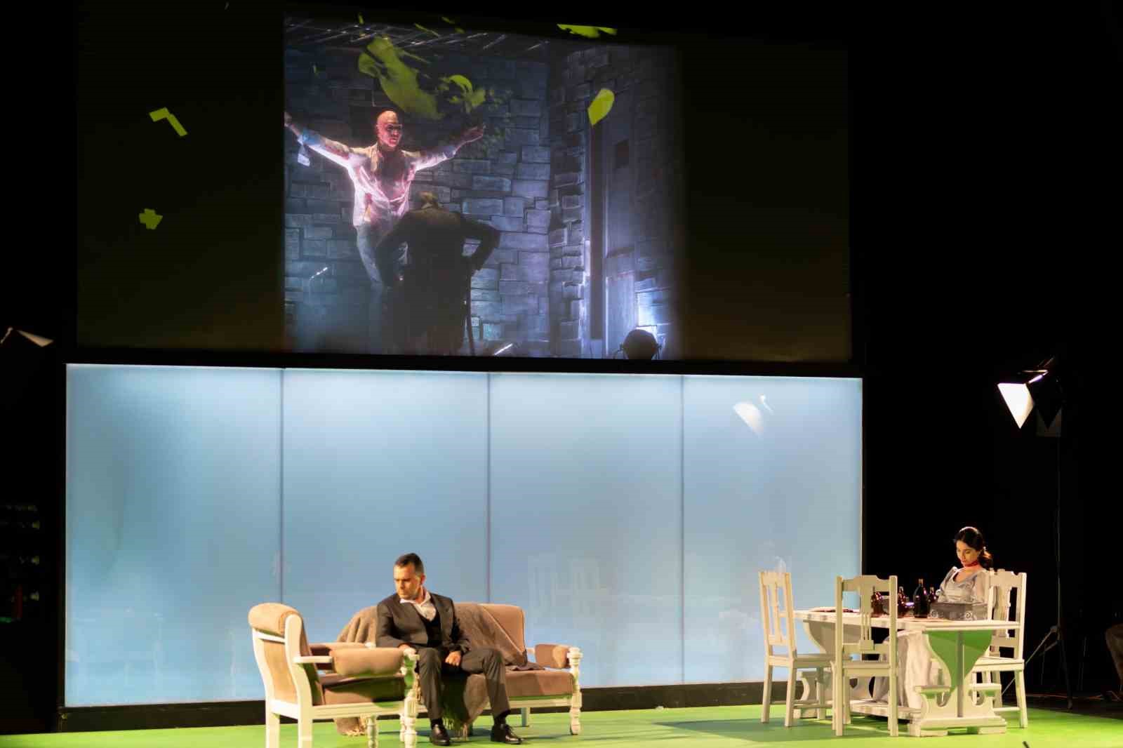 ’ADİLLER’ seyircisiyle buluştu
