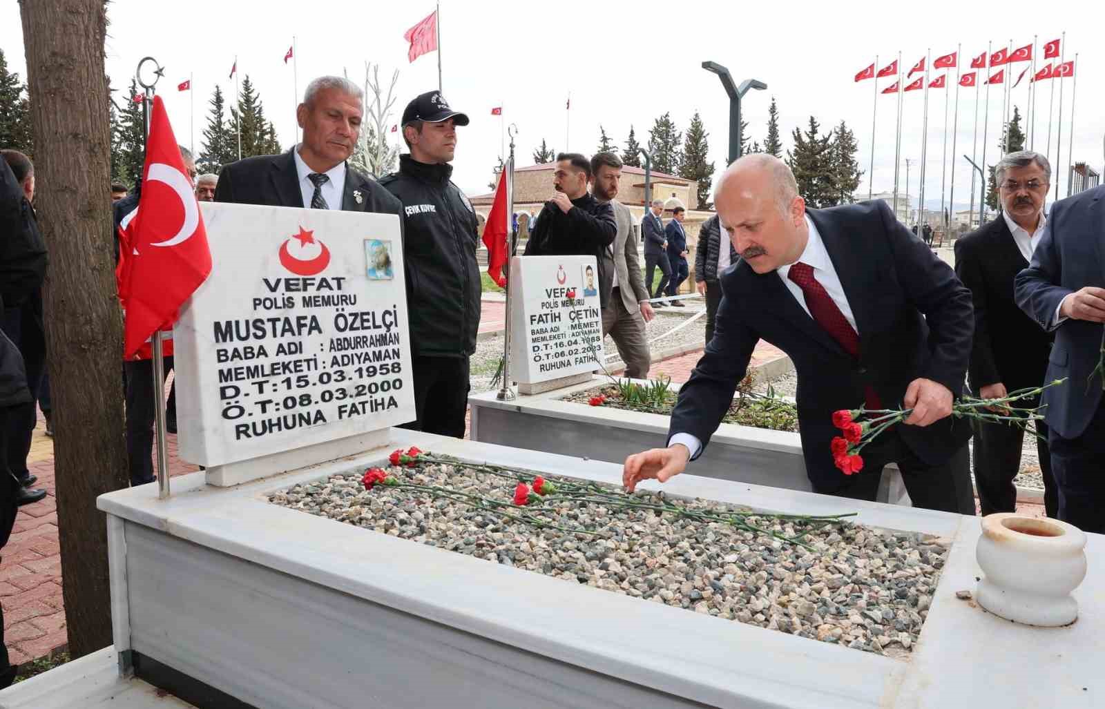 Adıyaman kent protokolü şehitlik ziyaretinde bulundu
