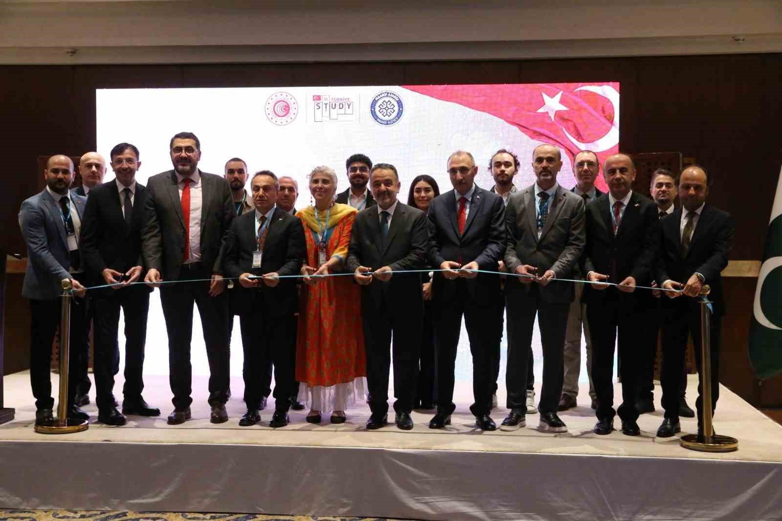 Adıyaman Üniversitesi, İslamabad’da eğitim fuarında tanıtıldı
