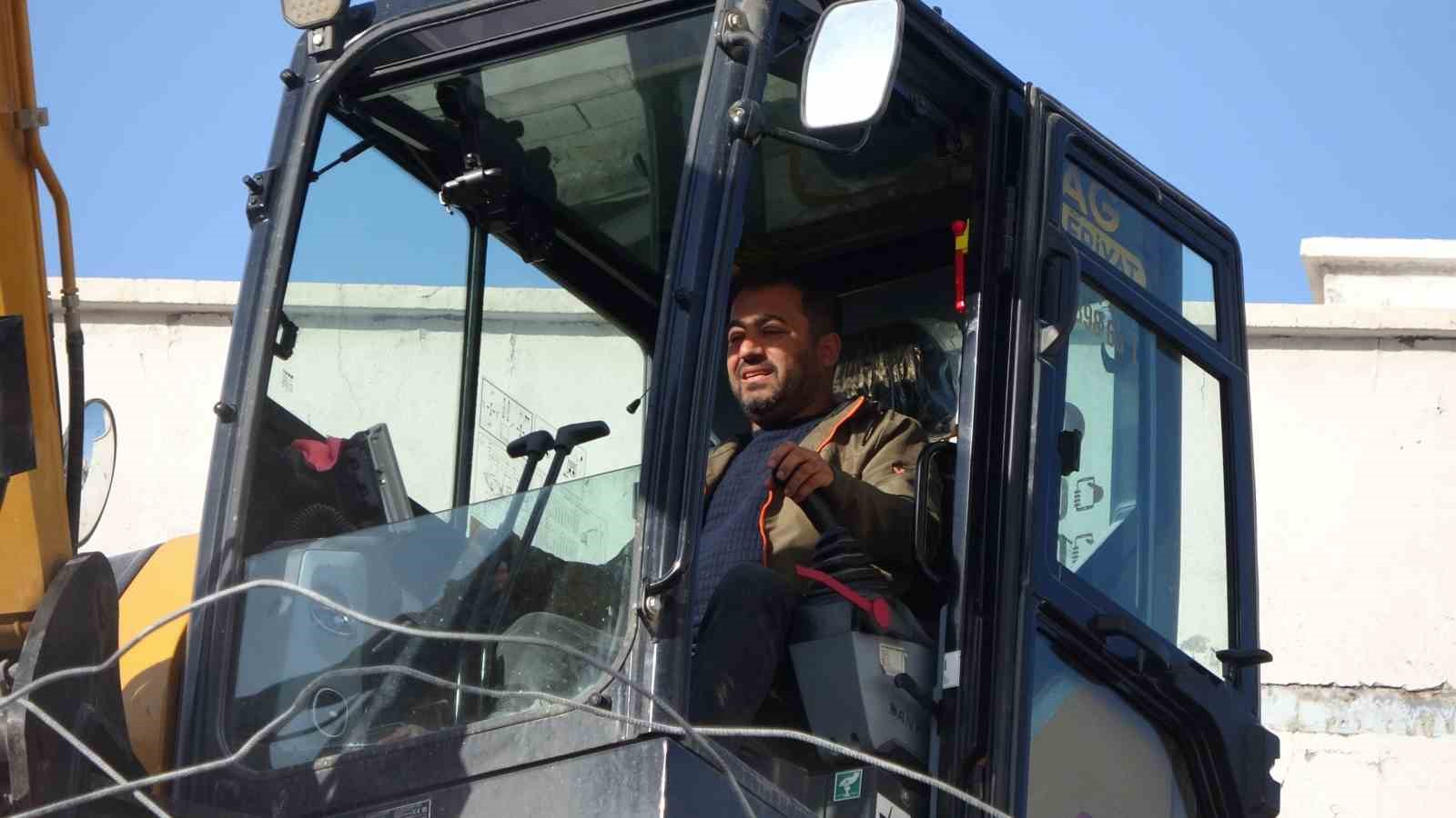 Adıyaman’da binalar daha güvenli şekilde yıkılıyor
