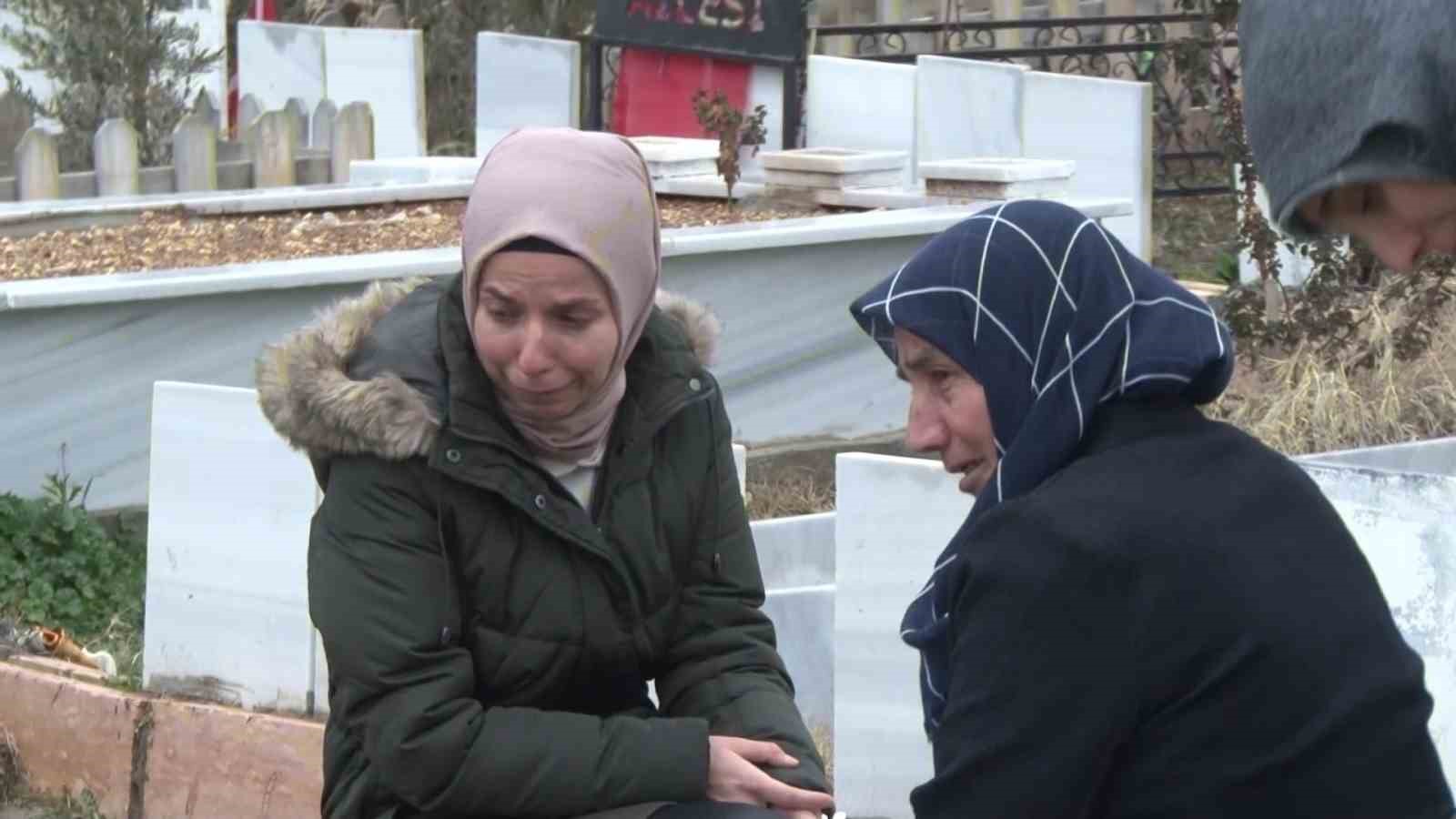 Adıyaman’da deprem şehitliğine duygusal ziyaret
