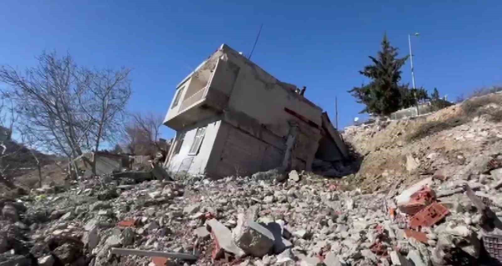 Adıyaman’da heyelan nedeniyle iki ev hasar gördü
