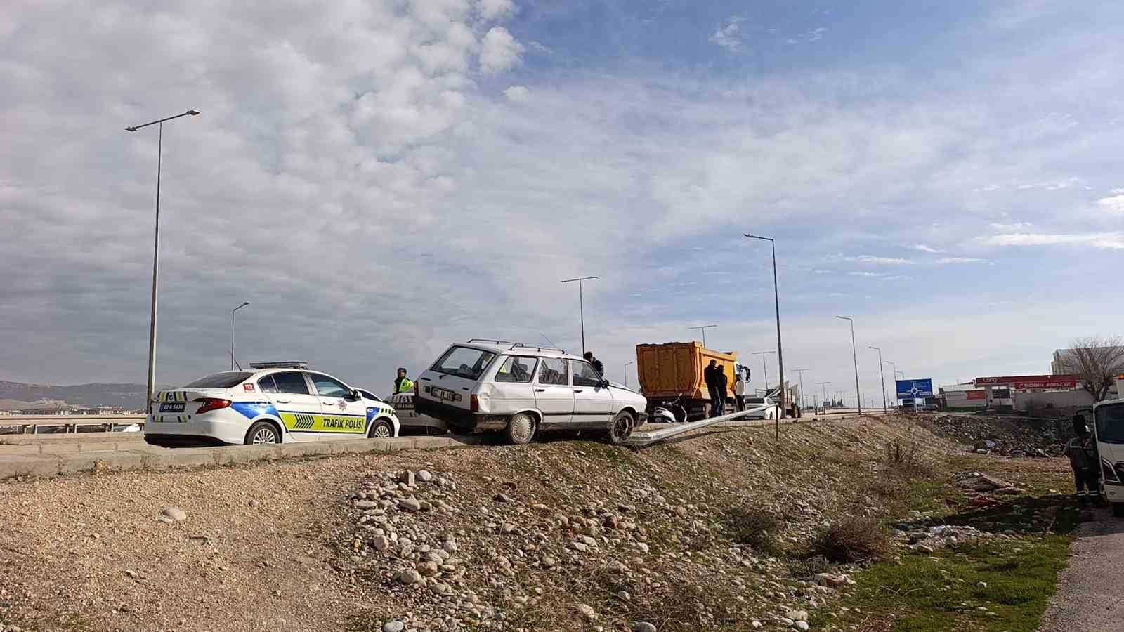 Adıyaman’da otomobil ile kamyon çarpıştı: 1 yaralı
