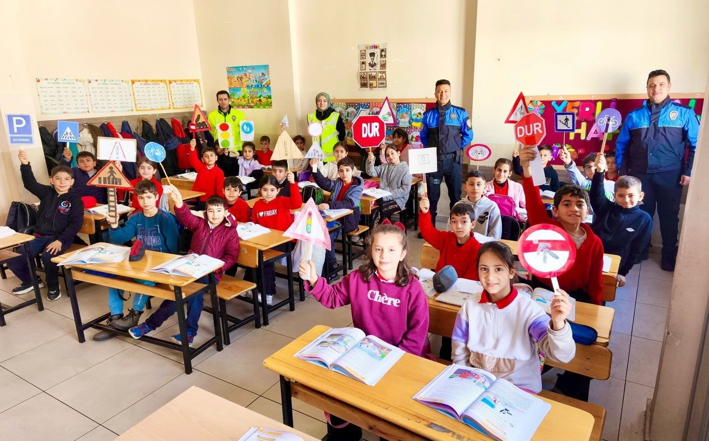 Adıyaman’da polisi miniklere trafik eğitimi verdi
