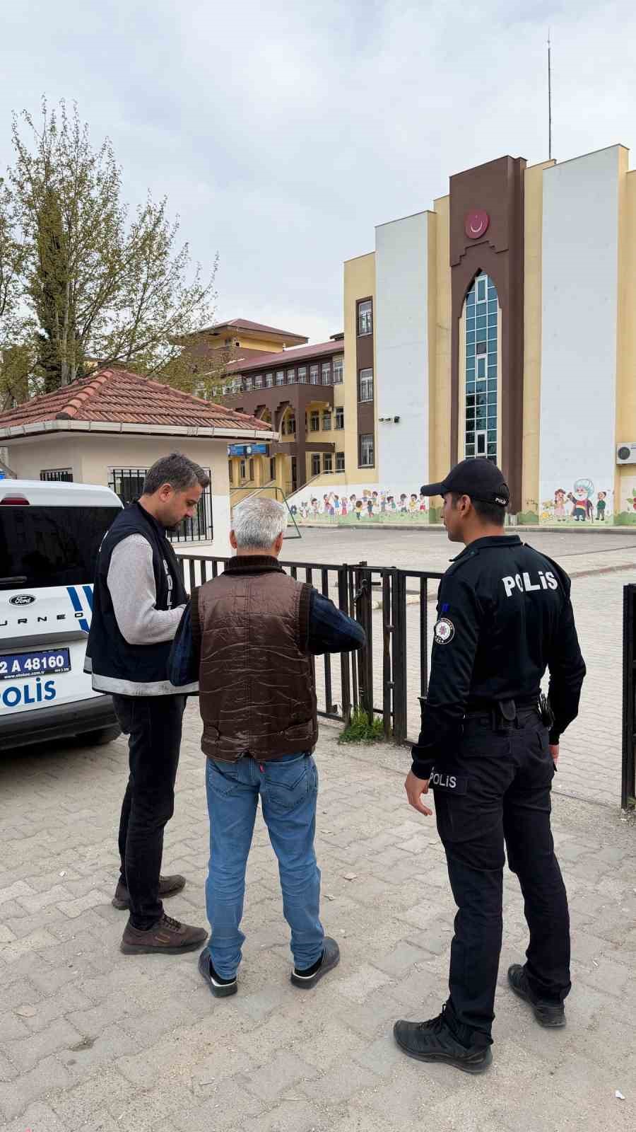 Adıyaman’daki okul önlerinde sıkı denetim

