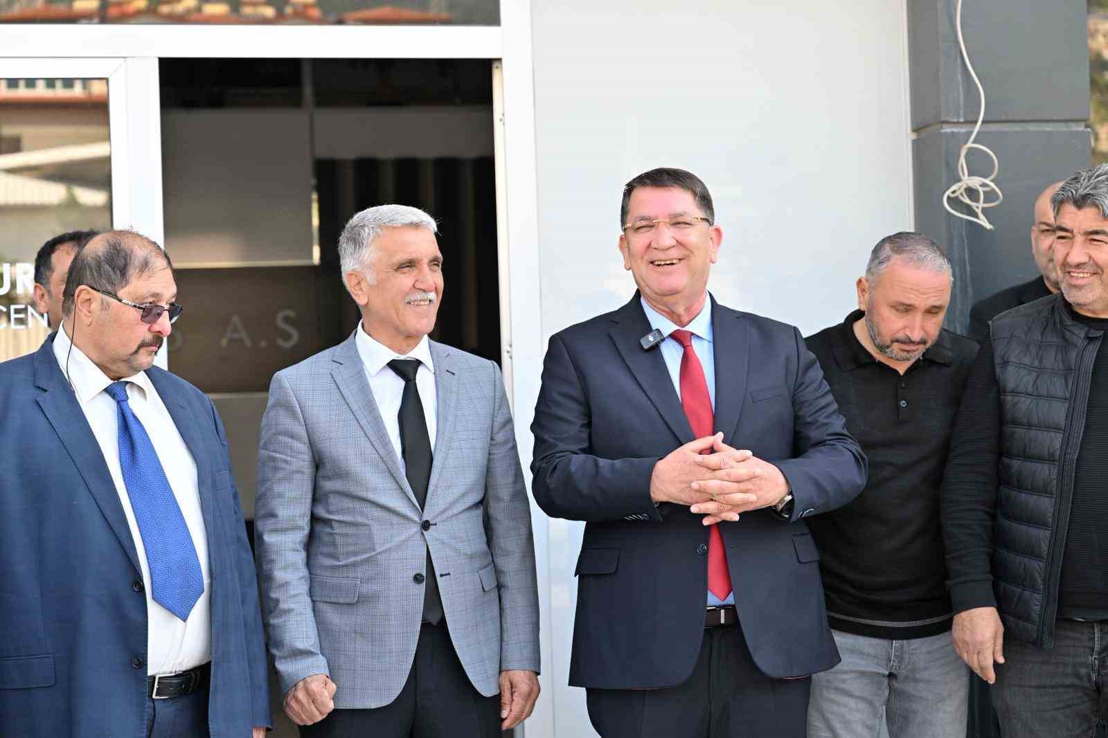 Adlıhan Dere: "Şimdi birlik zamanı"
