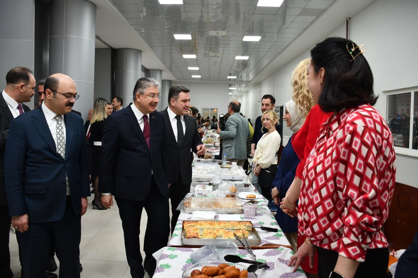 Adliyede Miraç Ali için hayır çarşısı
